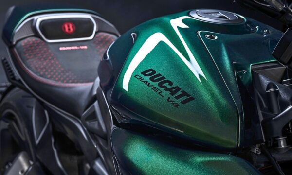 Ducati Diavel V4 Vs Diavel For Bentley