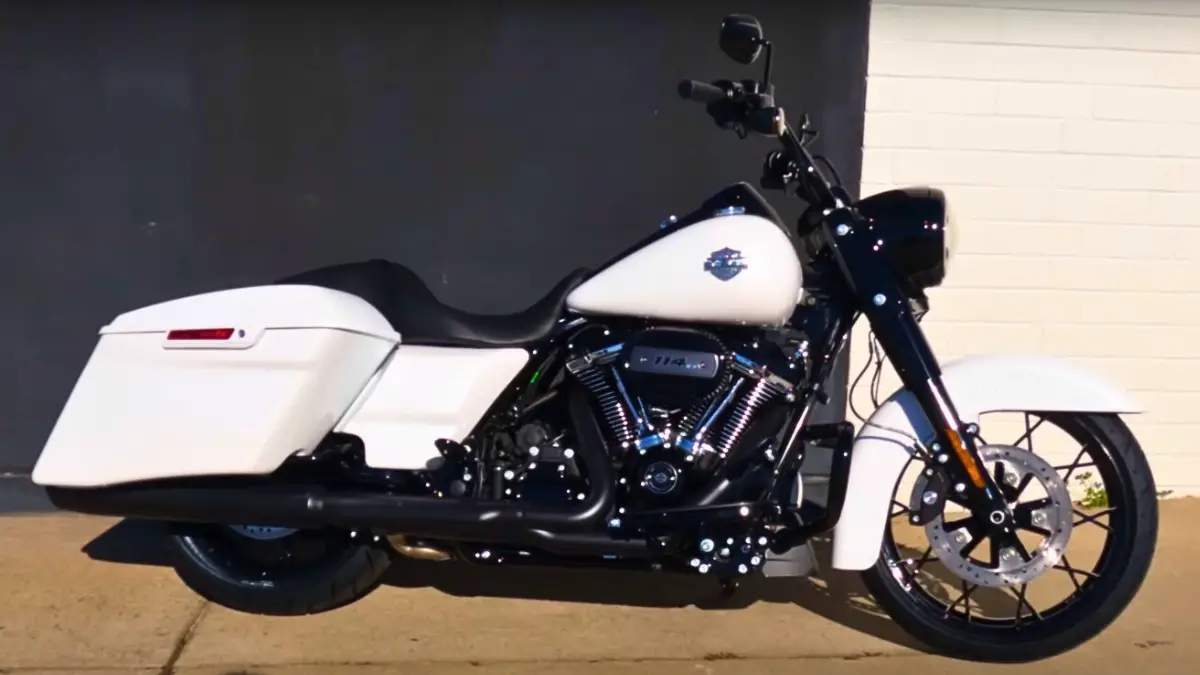 2024 Road King Special First Ride Review MotorBike Dude